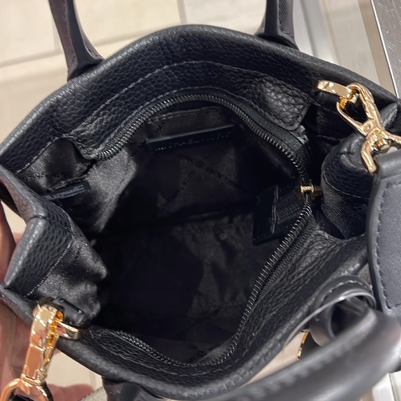 MICHAEL KORS
Mirella Extra-Small XS Shopper XBody Crossbody Bag
NWT - Picture 9 of 16